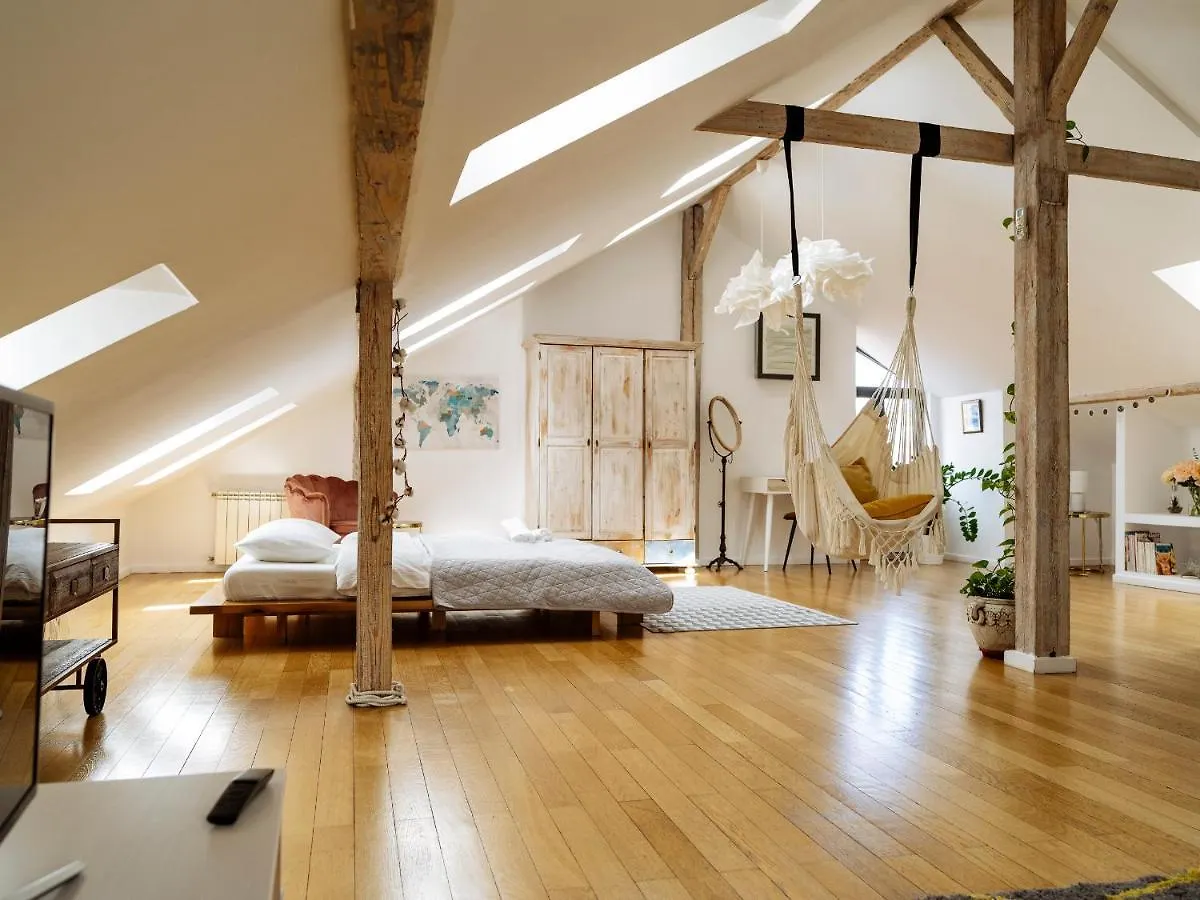 ブカレストArtistic Loft In The Old Townアパートメント