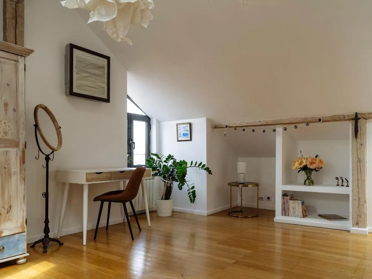 アパート ブカレストArtistic Loft In The Old Townアパートメント ルーマニア