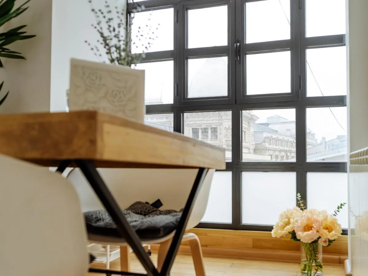アパート ブカレストArtistic Loft In The Old Townアパートメント